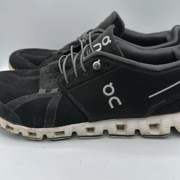 On Cloud Swiss Engineering Running Shoes, size 10.5 - Picture 6 of 10